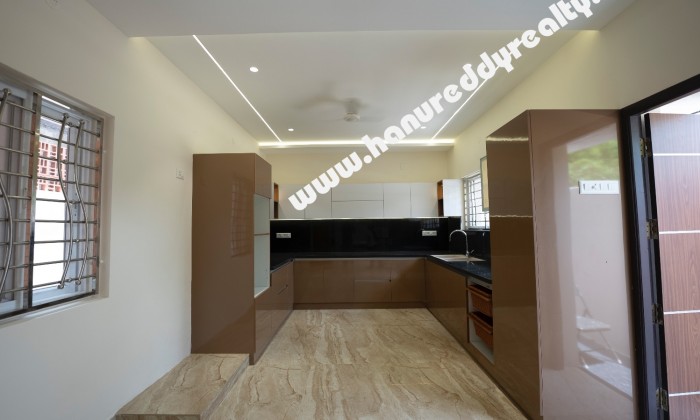 BHK Villa for Sale in Padur